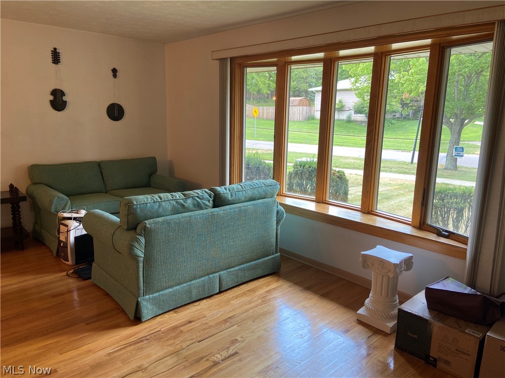 7365 Ames Road Cleveland, OH 44129 - Photo 3 of 17 Gallery Image 3