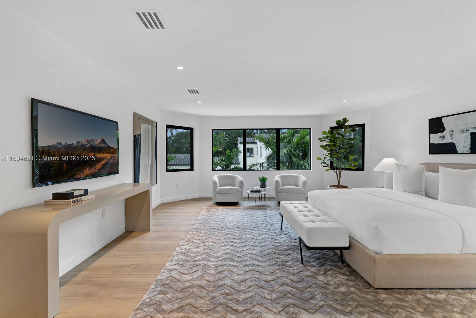 4575 North Bay Road Miami Beach, FL 33140 - Photo 16 of 40