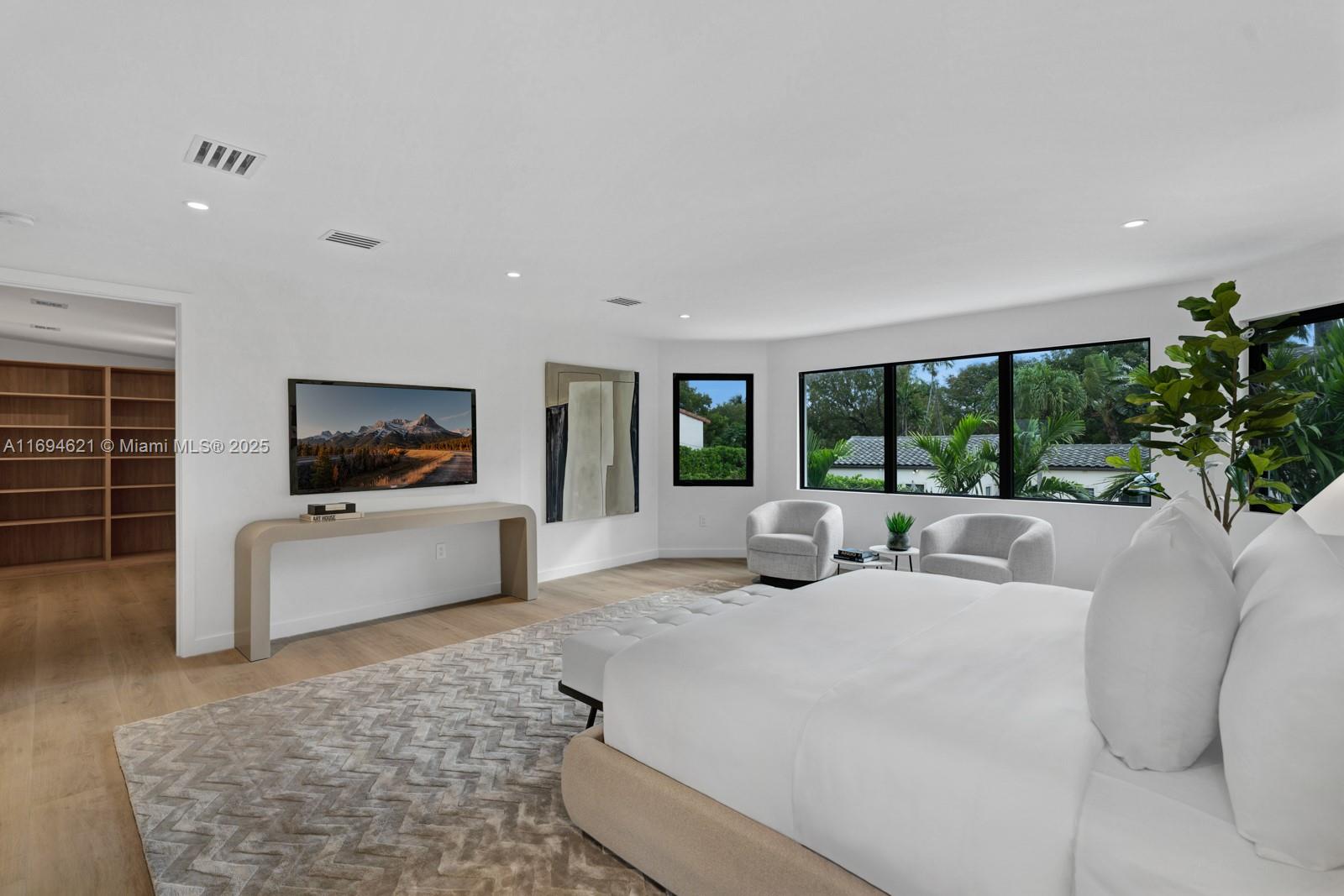 4575 North Bay Road Miami Beach, FL 33140 - Photo 17 of 40