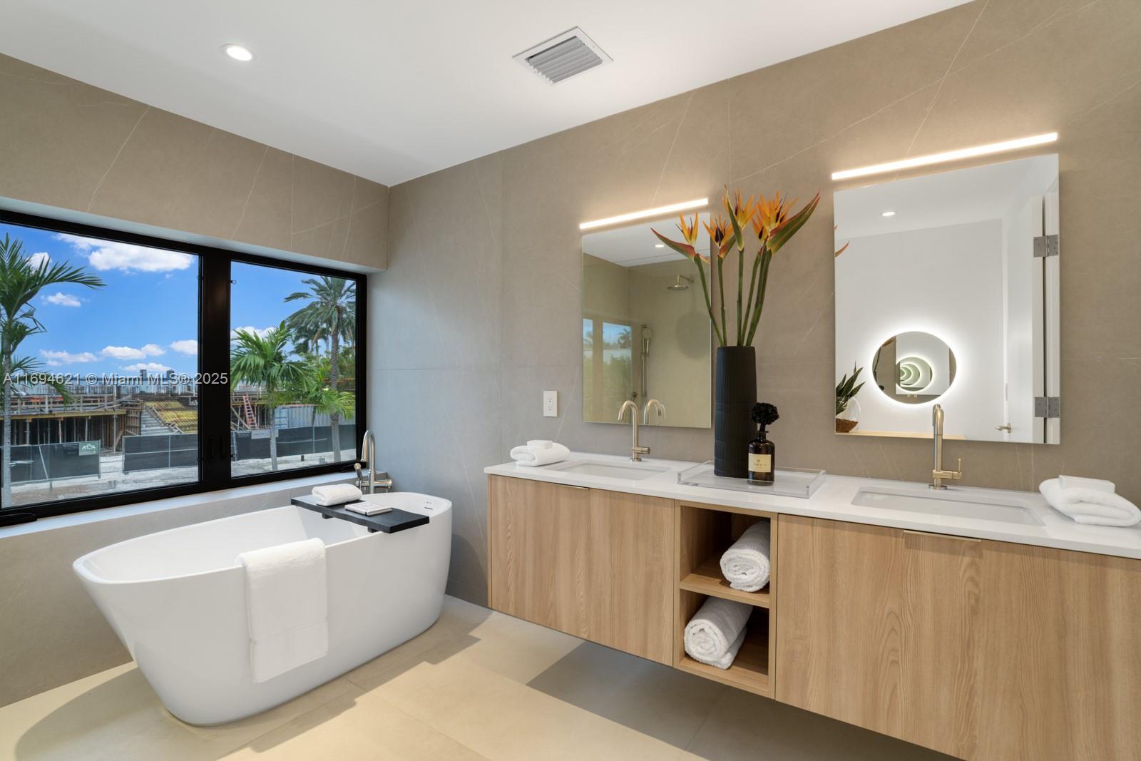 4575 North Bay Road Miami Beach, FL 33140 - Photo 20 of 40