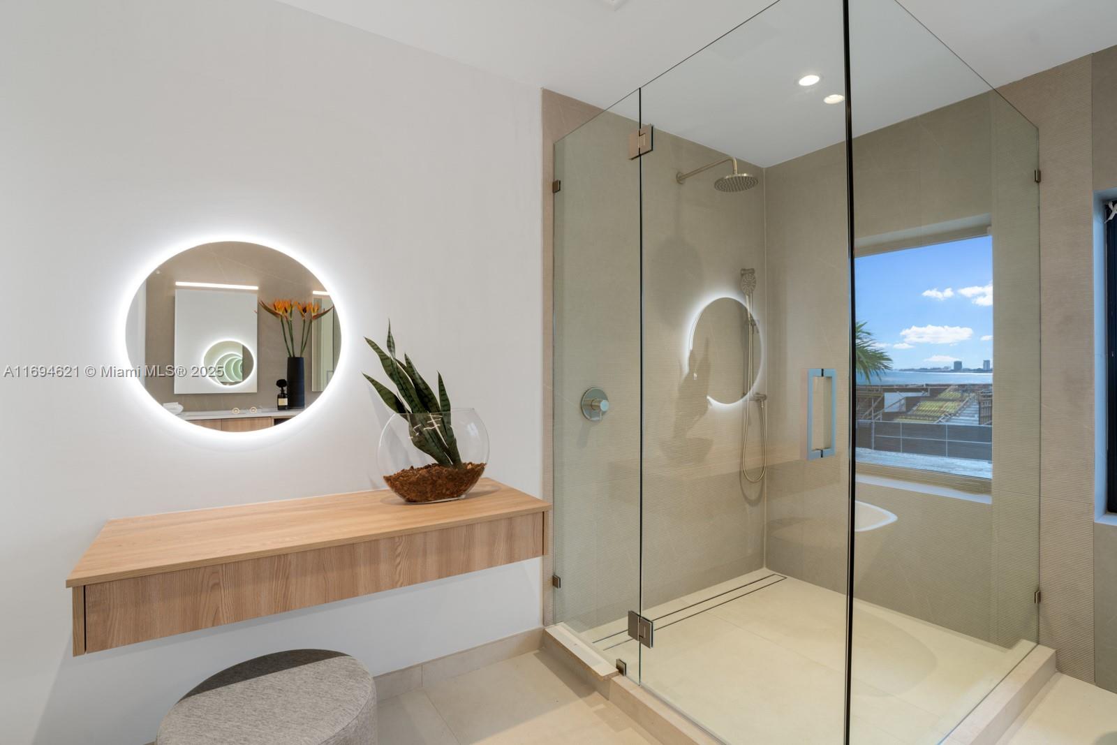 4575 North Bay Road Miami Beach, FL 33140 - Photo 21 of 40