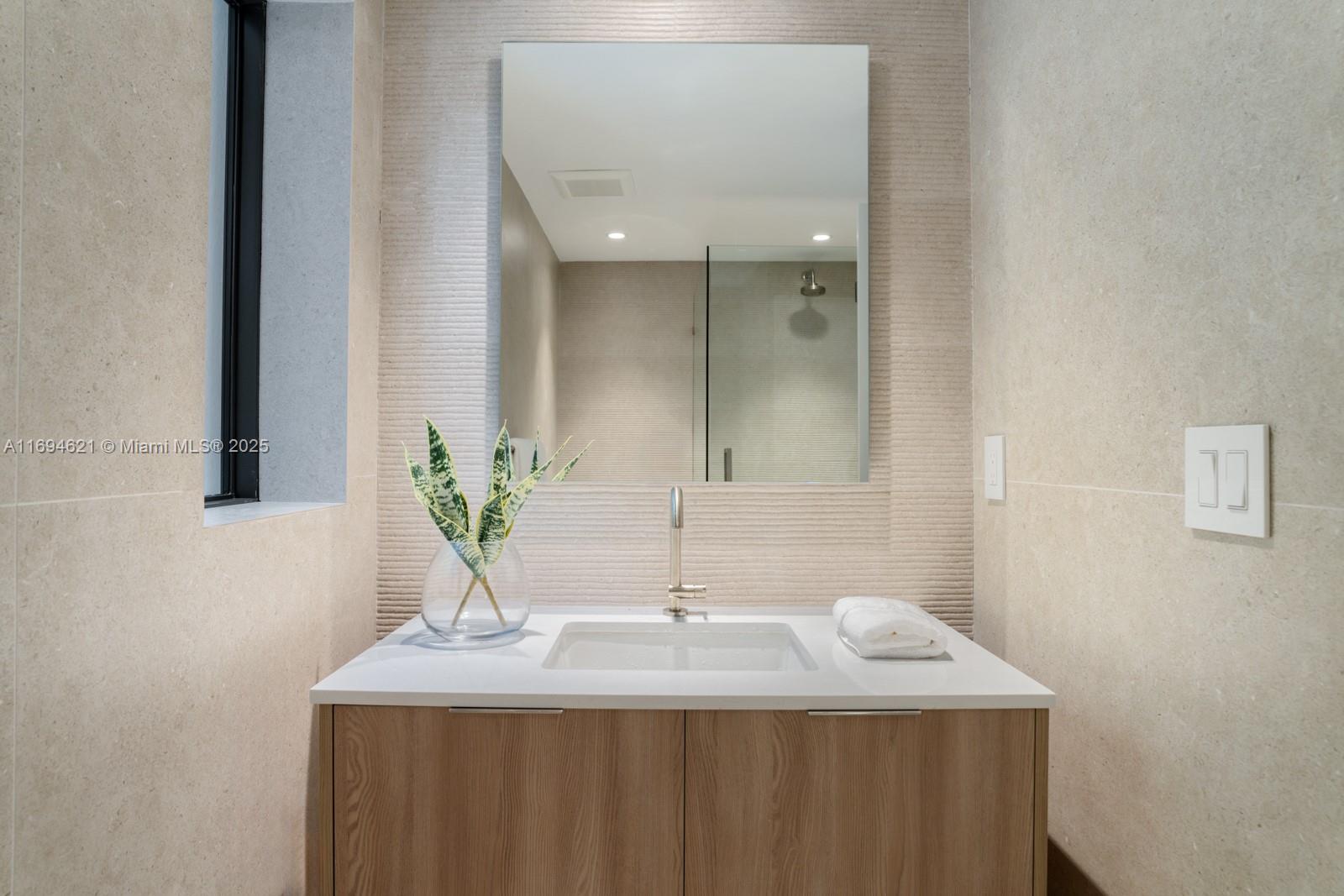 4575 North Bay Road Miami Beach, FL 33140 - Photo 26 of 40