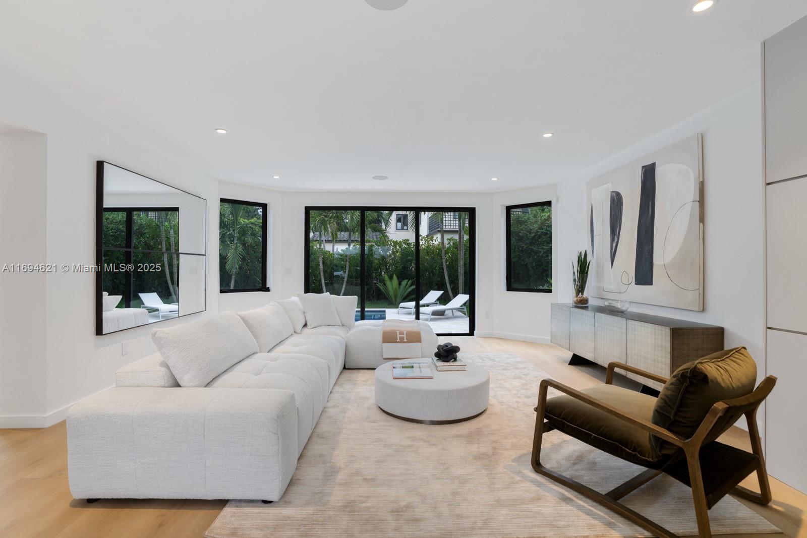 4575 North Bay Road Miami Beach, FL 33140 - Photo 8 of 40