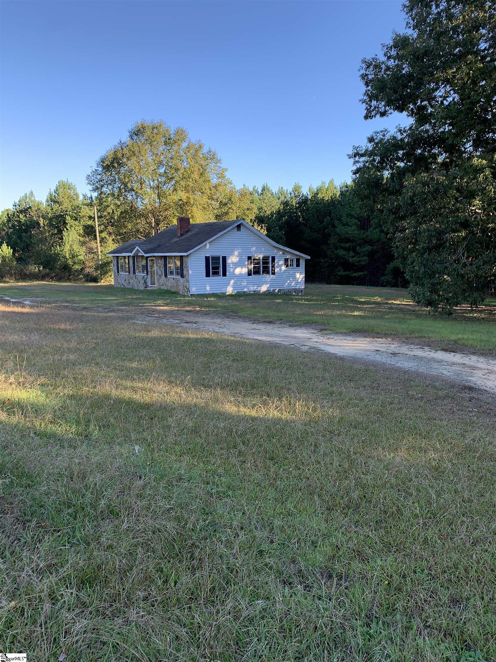 2422 Greenpond Road Woodruff, SC 29388 - Photo 3 of 8 Gallery Image 3