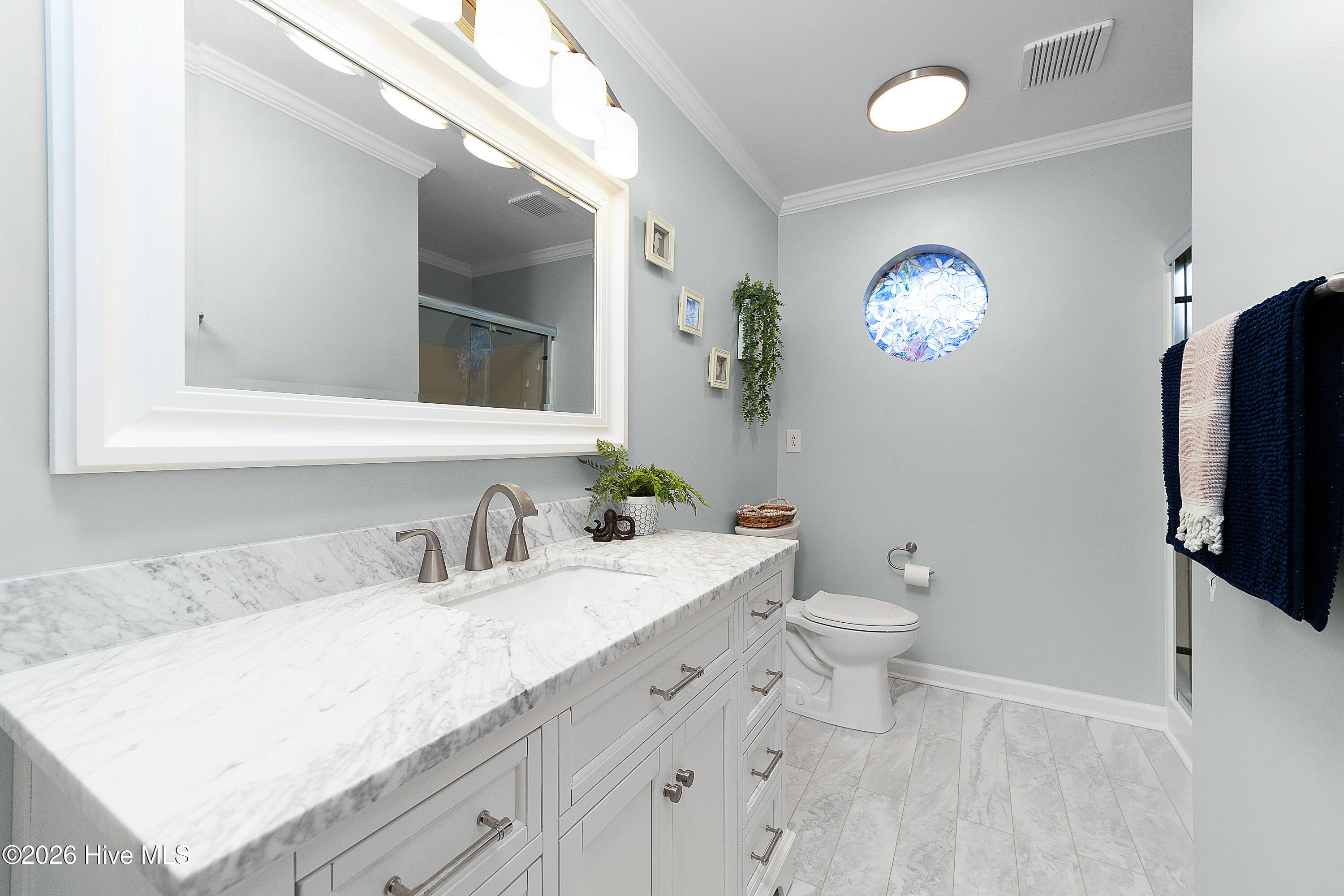 104 Outrigger Road New Bern, NC 28562 - Photo 16 of 41 Second Bathroom