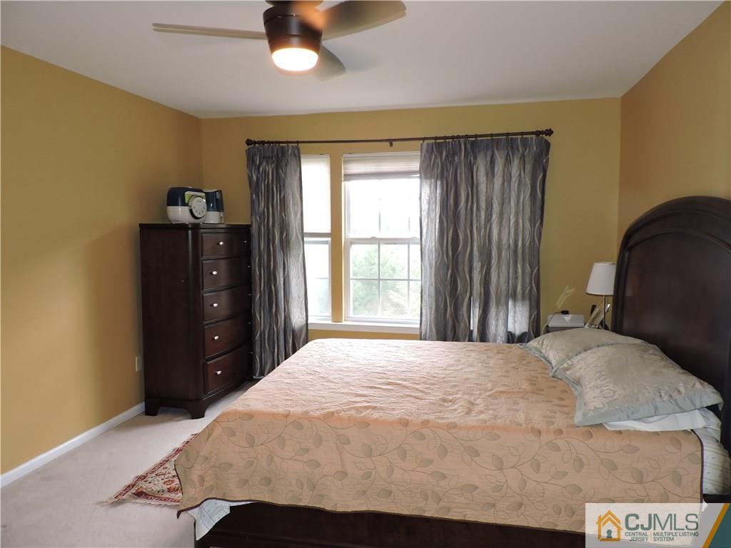 362 Hawthorne Road North Brunswick, NJ 08902 - Photo 11 of 25 Gallery Image 11