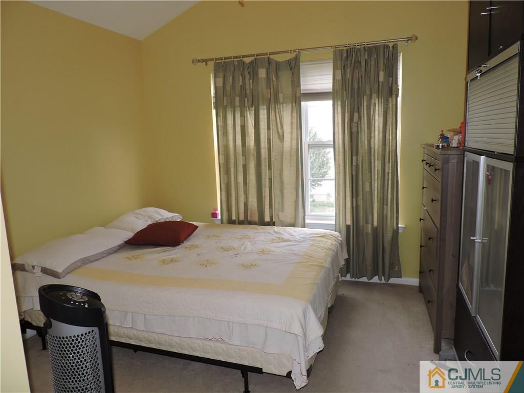 362 Hawthorne Road North Brunswick, NJ 08902 - Photo 14 of 25 Gallery Image 14