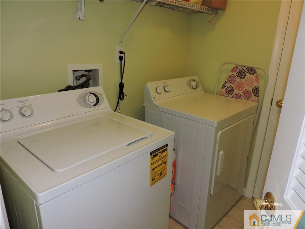 362 Hawthorne Road North Brunswick, NJ 08902 - Photo 21 of 25 Gallery Image 21