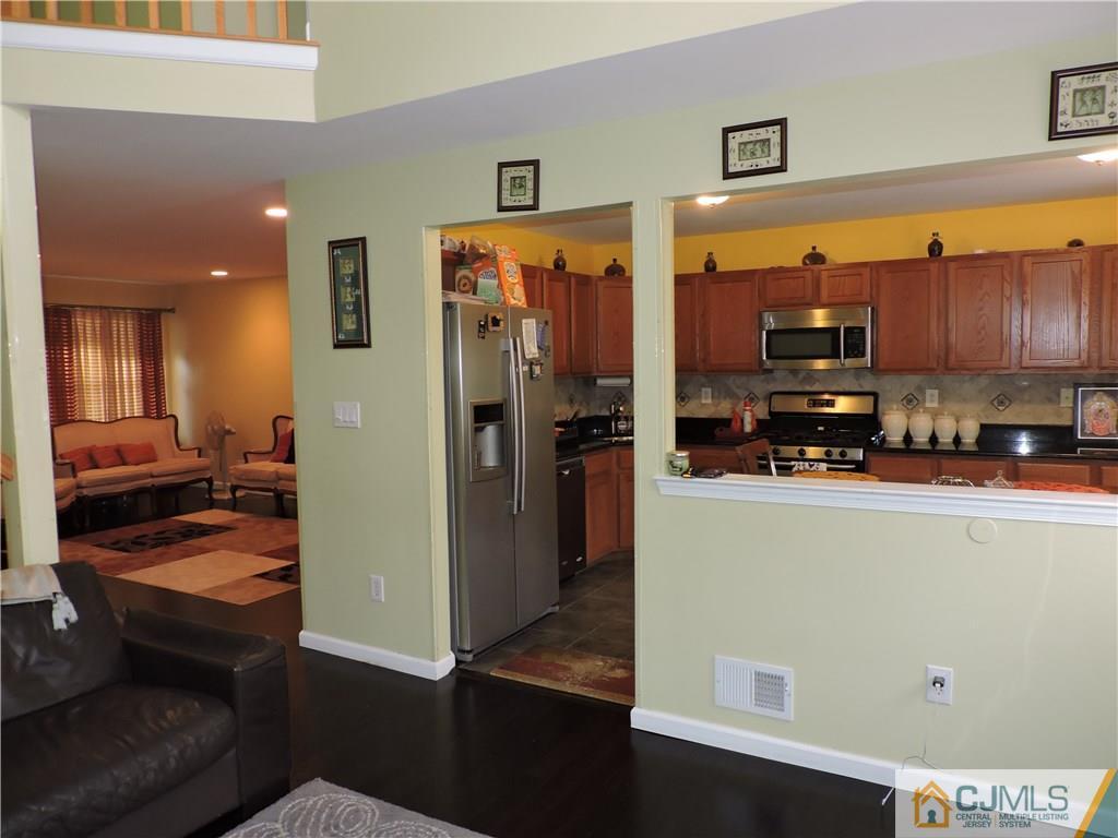 362 Hawthorne Road North Brunswick, NJ 08902 - Photo 9 of 25 Gallery Image 9