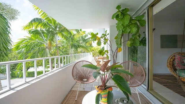 $1,140,000 | 199 Ocean Ln Drive, Unit 313, Key Biscayne, FL 33149