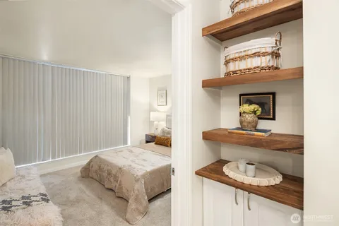 $595,000 | 6225 Lake Washington Boulevard Northeast, Unit 208, Kirkland, WA 98033