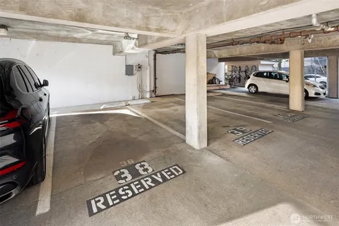 $595,000 | 6225 Lake Washington Boulevard Northeast, Unit 208, Kirkland, WA 98033