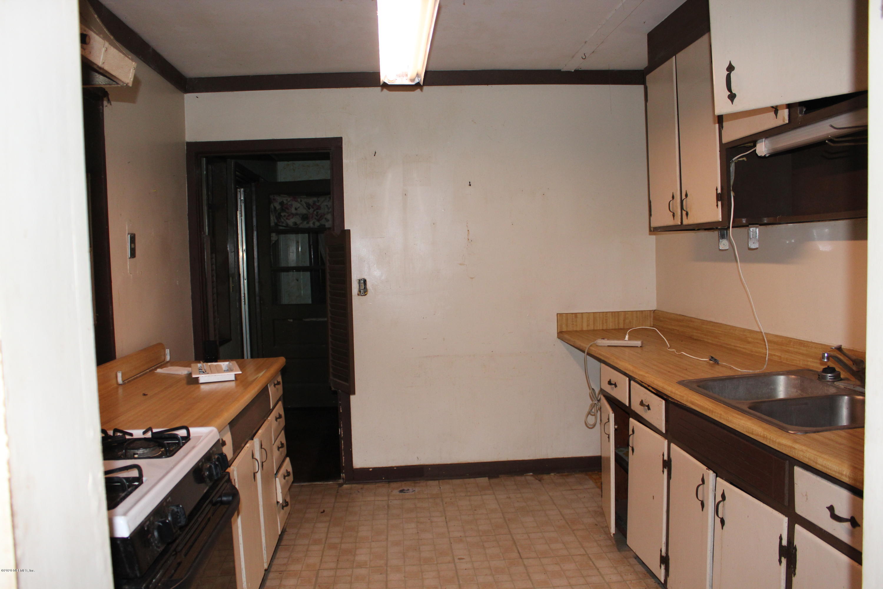 4063 Pinto Road Middleburg, FL 32068 - Photo 9 of 17 kitchen 2