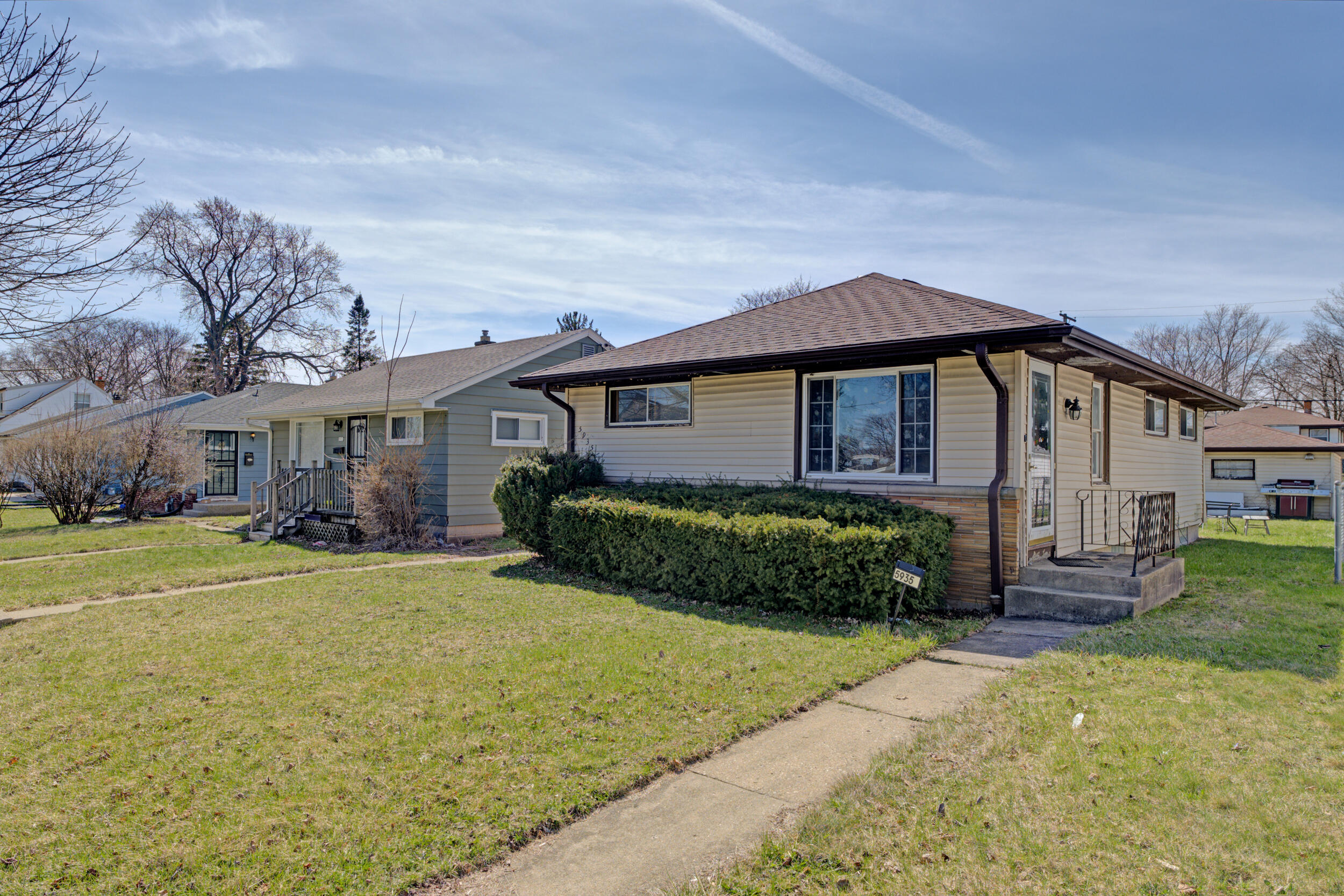 5935 North 71st Street Milwaukee, WI 53218 - Photo 3 of 7 5935 N 71st St