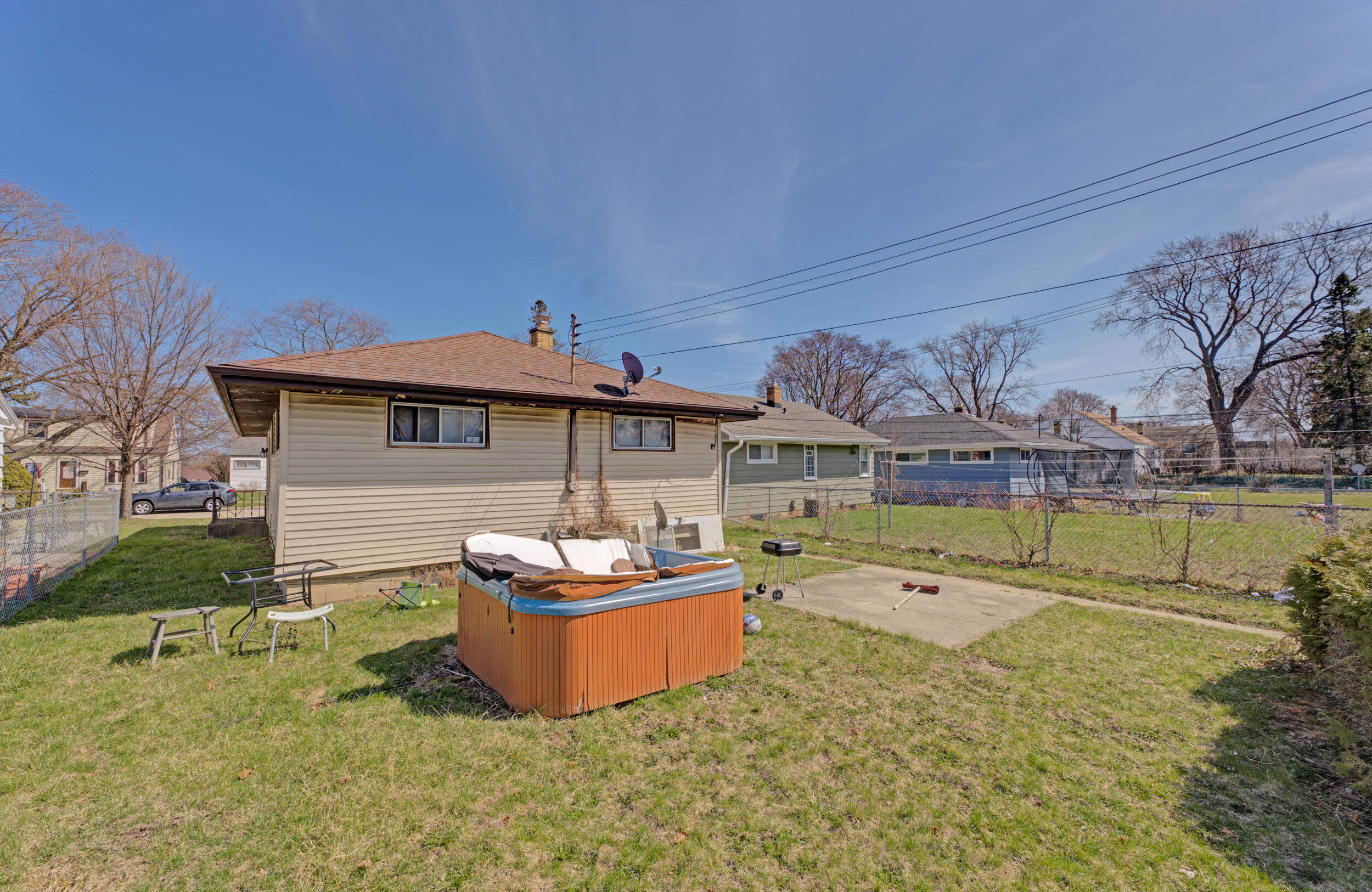 5935 North 71st Street Milwaukee, WI 53218 - Photo 5 of 7 5935 N 71st St
