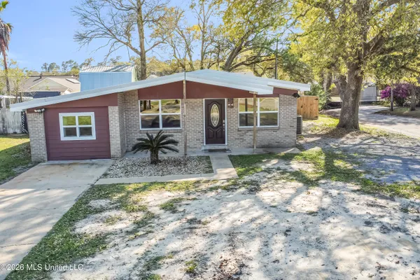 $249,900 | 706 Spanish Acres Drive, Bay St. Louis, MS 39520
