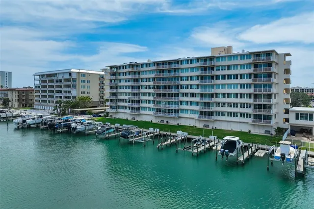 $3,500 | 223 Island Way, Unit 5D, Clearwater Beach, FL 33767