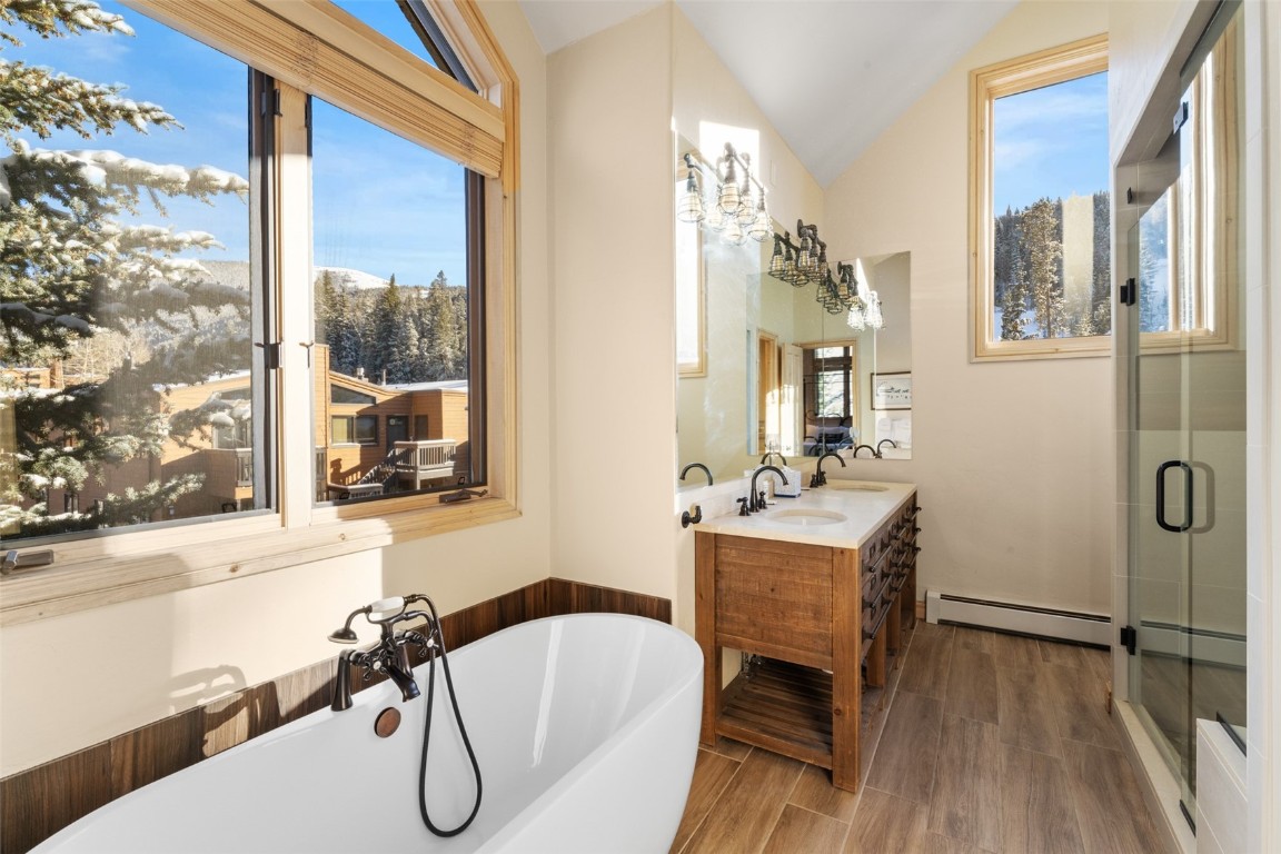 1459 East Keystone Road, Unit C1 Dillon, CO 80435 - Photo 18 of 27 Primary 5 piece bathroom