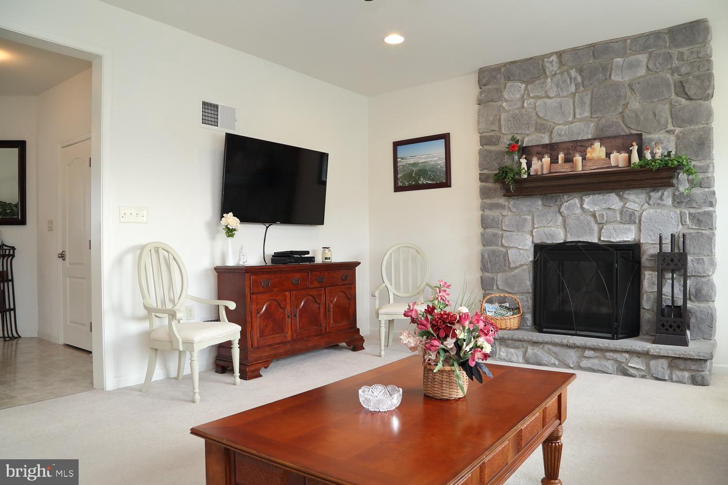 653 Warminster Lane Lititz, PA 17543 - Photo 23 of 45 Family room