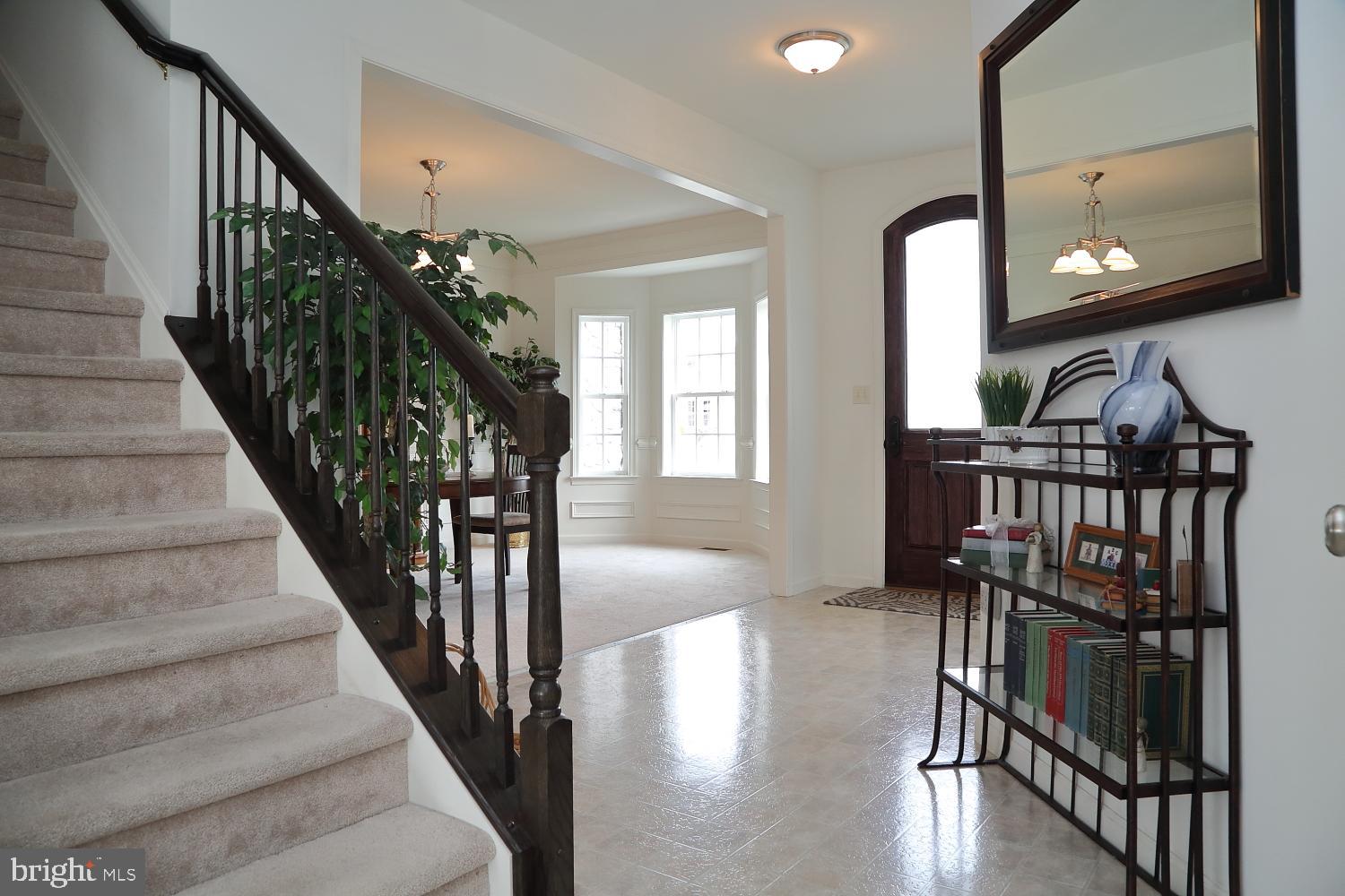 653 Warminster Lane Lititz, PA 17543 - Photo 4 of 45 Foyer view