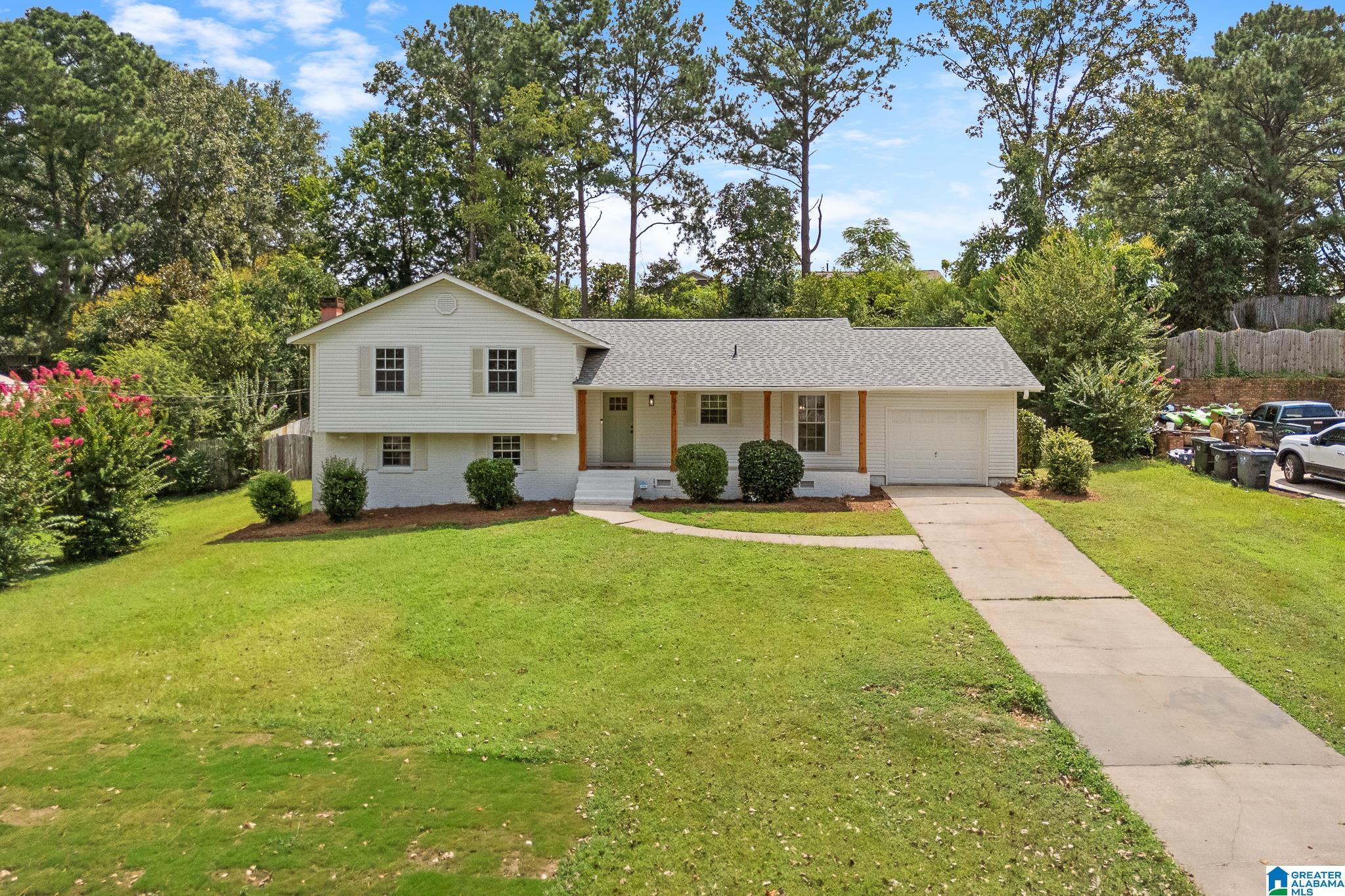 913 Ryecroft Road Pelham, AL 35124 - Photo 4 of 42