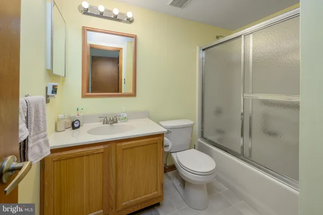 $399,900 | 679 Cascade Drive South, Mount Laurel, NJ 08054