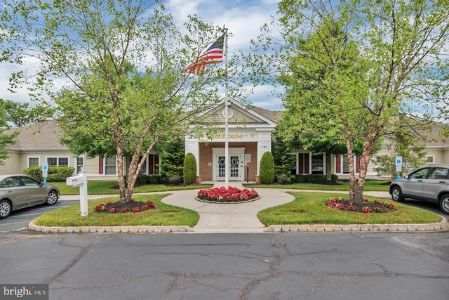 $399,900 | 679 Cascade Drive South, Mount Laurel, NJ 08054