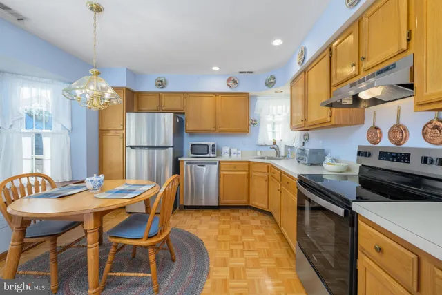 $399,900 | 679 Cascade Drive South, Mount Laurel, NJ 08054