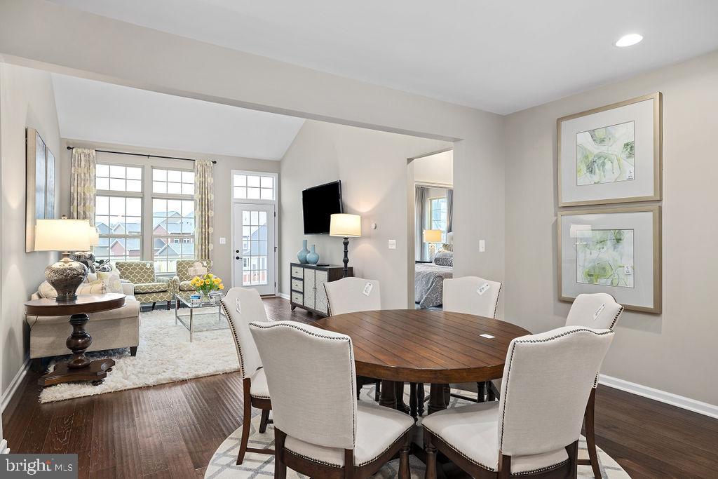 18040 Red Mulberry Road Dumfries, VA 22026 - Photo 8 of 46 DINNING