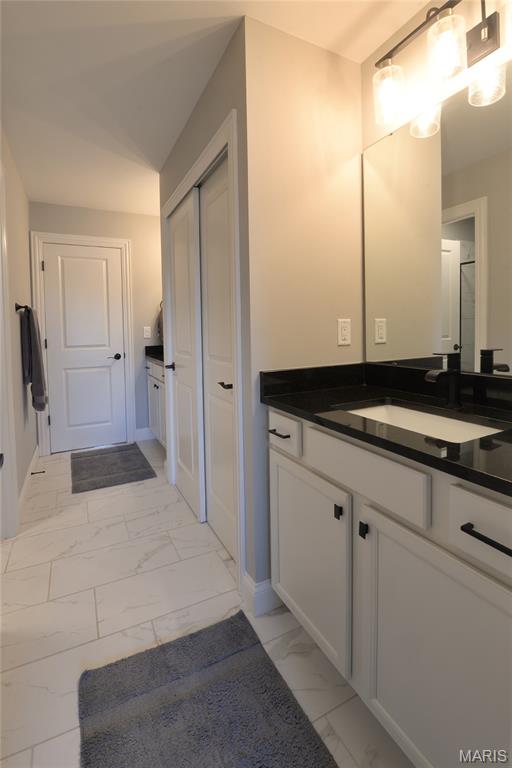 17016 Lakeside Ridge Chesterfield, MO 63005 - Photo 25 of 86