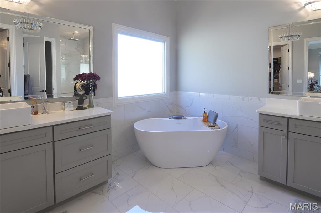 17016 Lakeside Ridge Chesterfield, MO 63005 - Photo 53 of 86