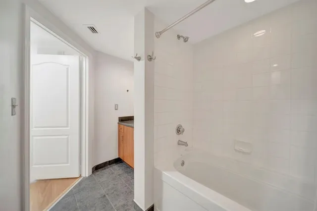 $495,000 | 110 North Federal Highway, Unit 707, Fort Lauderdale, FL 33301