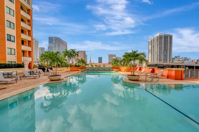 $495,000 | 110 North Federal Highway, Unit 707, Fort Lauderdale, FL 33301