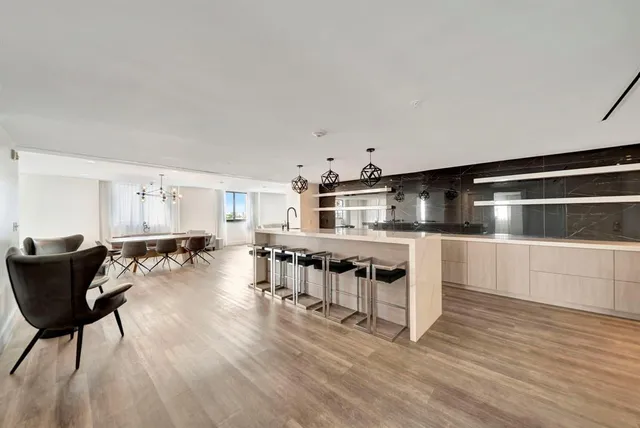 $495,000 | 110 North Federal Highway, Unit 707, Fort Lauderdale, FL 33301