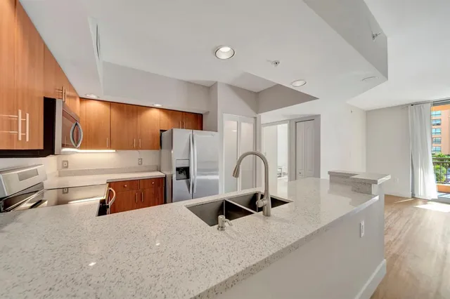 $495,000 | 110 North Federal Highway, Unit 707, Fort Lauderdale, FL 33301