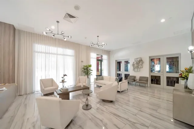 $495,000 | 110 North Federal Highway, Unit 707, Fort Lauderdale, FL 33301