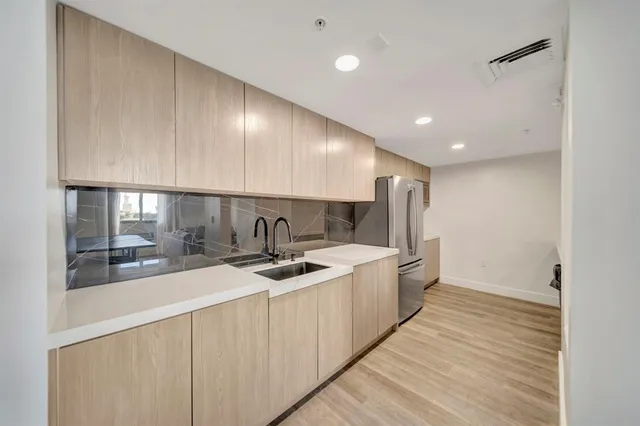 $495,000 | 110 North Federal Highway, Unit 707, Fort Lauderdale, FL 33301