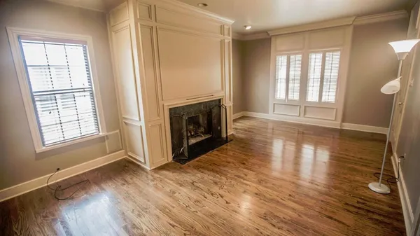$2,200 | 2011 16th Street, Lubbock, TX 79401