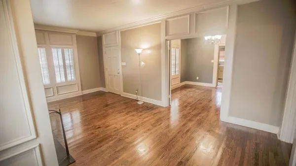 $2,200 | 2011 16th Street, Lubbock, TX 79401
