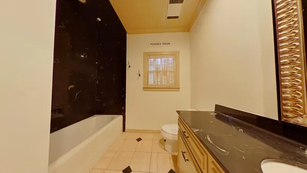 $2,200 | 2011 16th Street, Lubbock, TX 79401