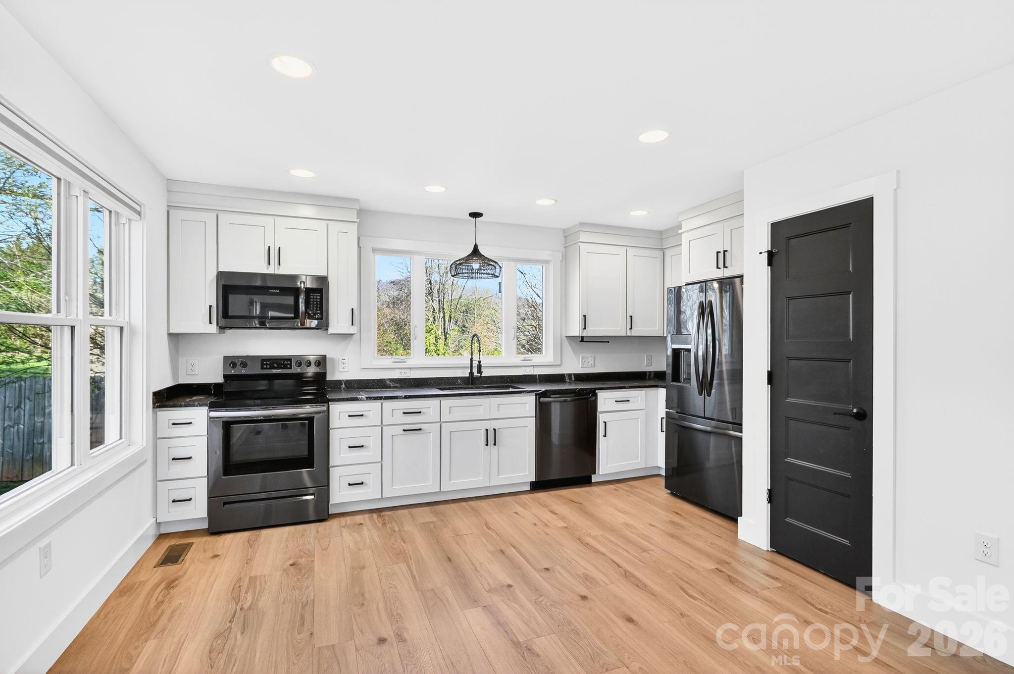 477 Oakdale Road Waynesville, NC 28786 - Photo 3 of 32