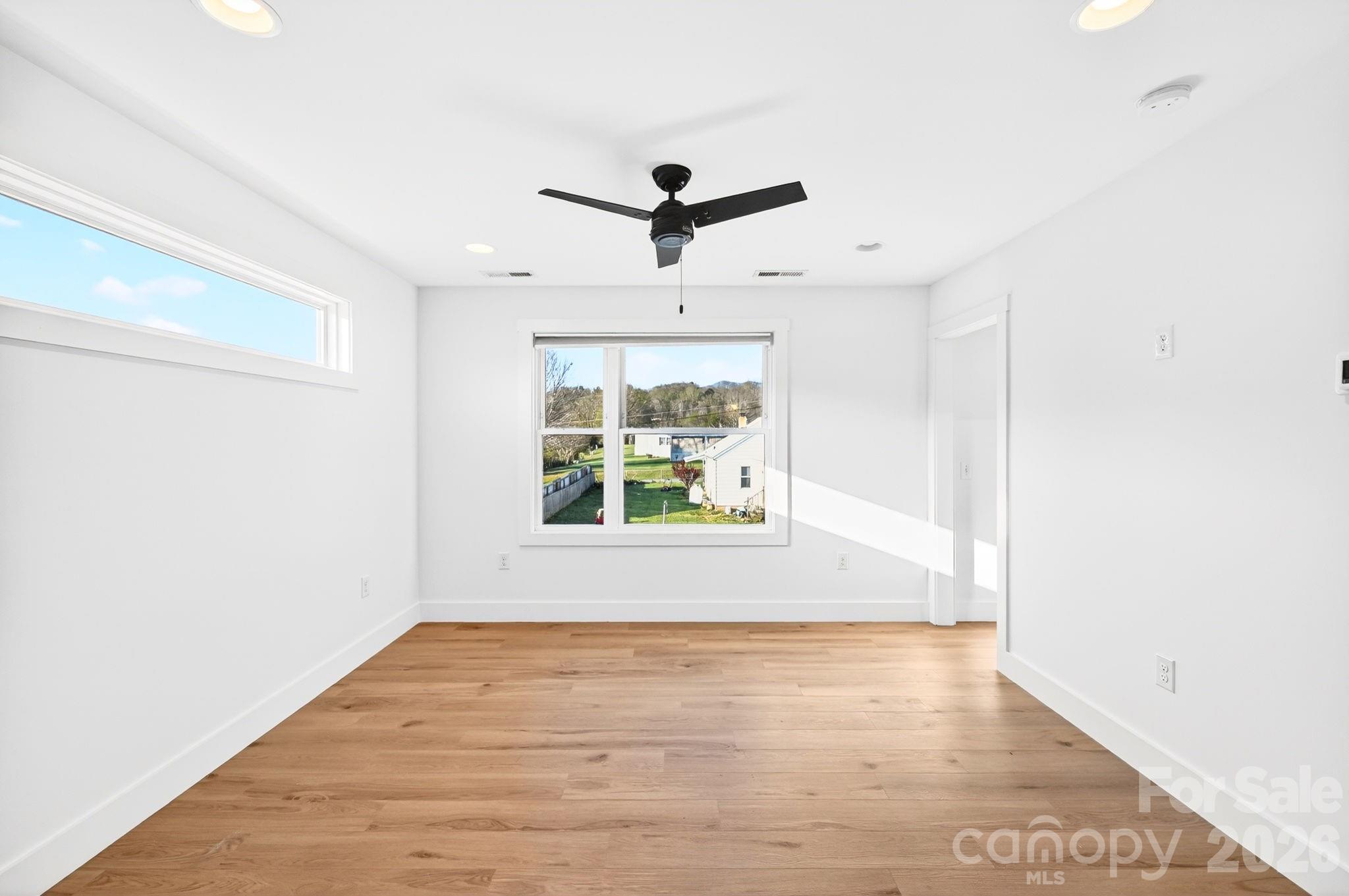 477 Oakdale Road Waynesville, NC 28786 - Photo 10 of 32