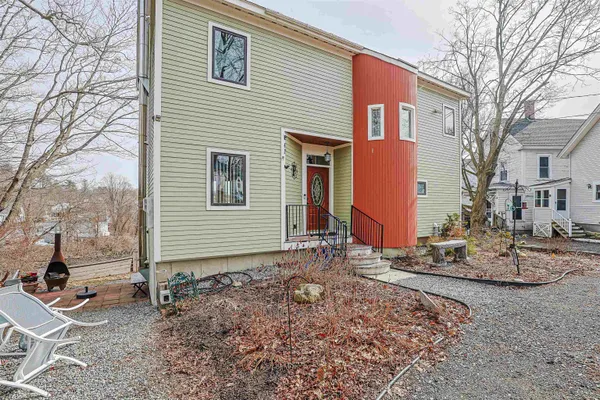 $449,900 | 42 North Main Street, Boscawen, NH 03303