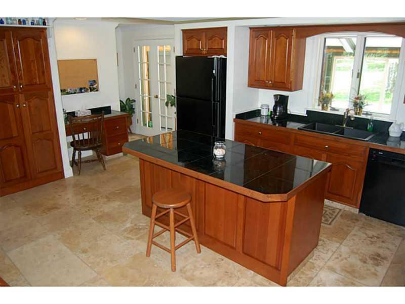 5 Elden Point Road Bailey Island, ME 04003 - Photo 6 of 34 Kitchen.