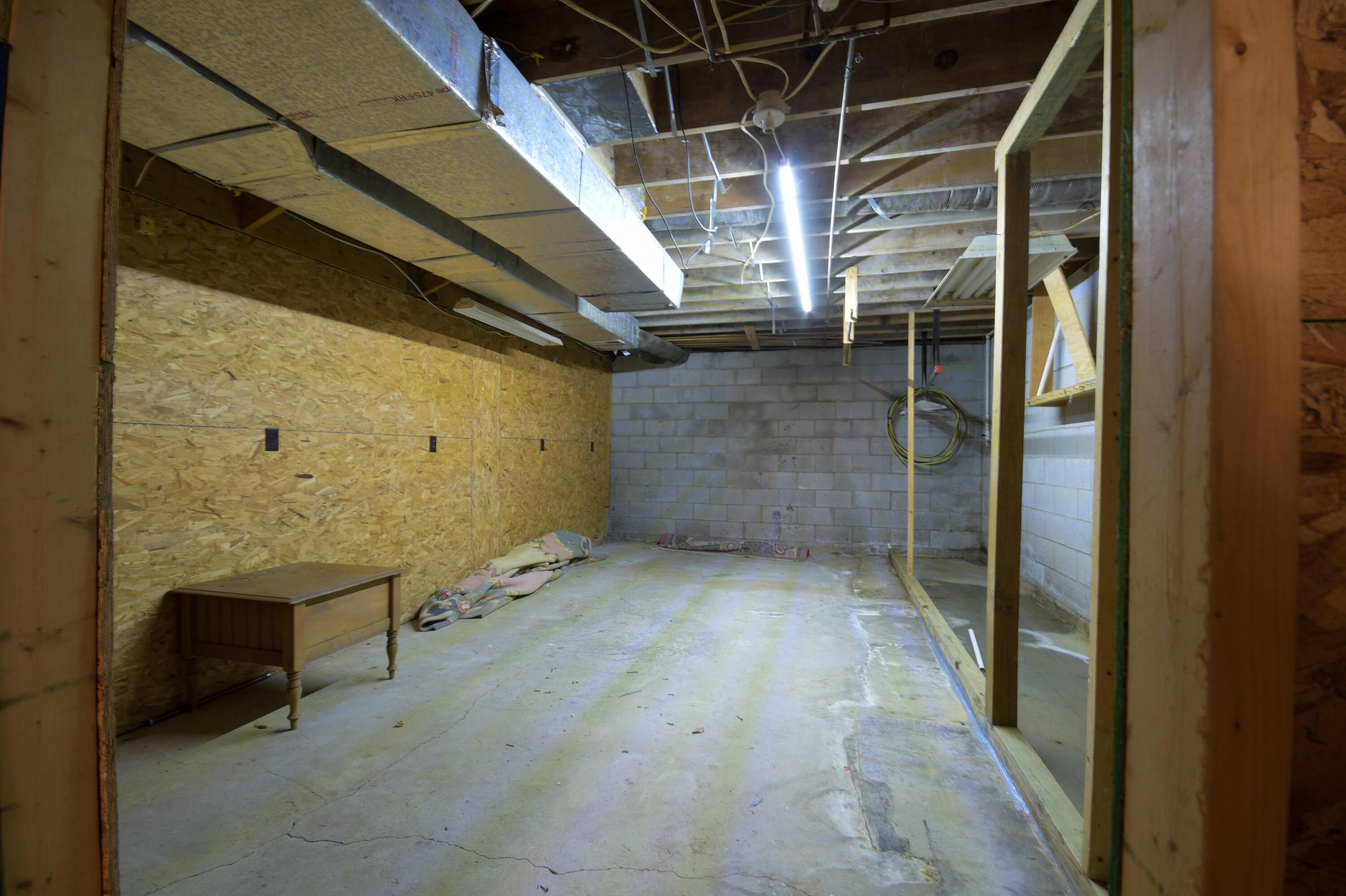 380 L E Junction Road Winchester, KY 40391 - Photo 35 of 82 Basement Unfinished-3