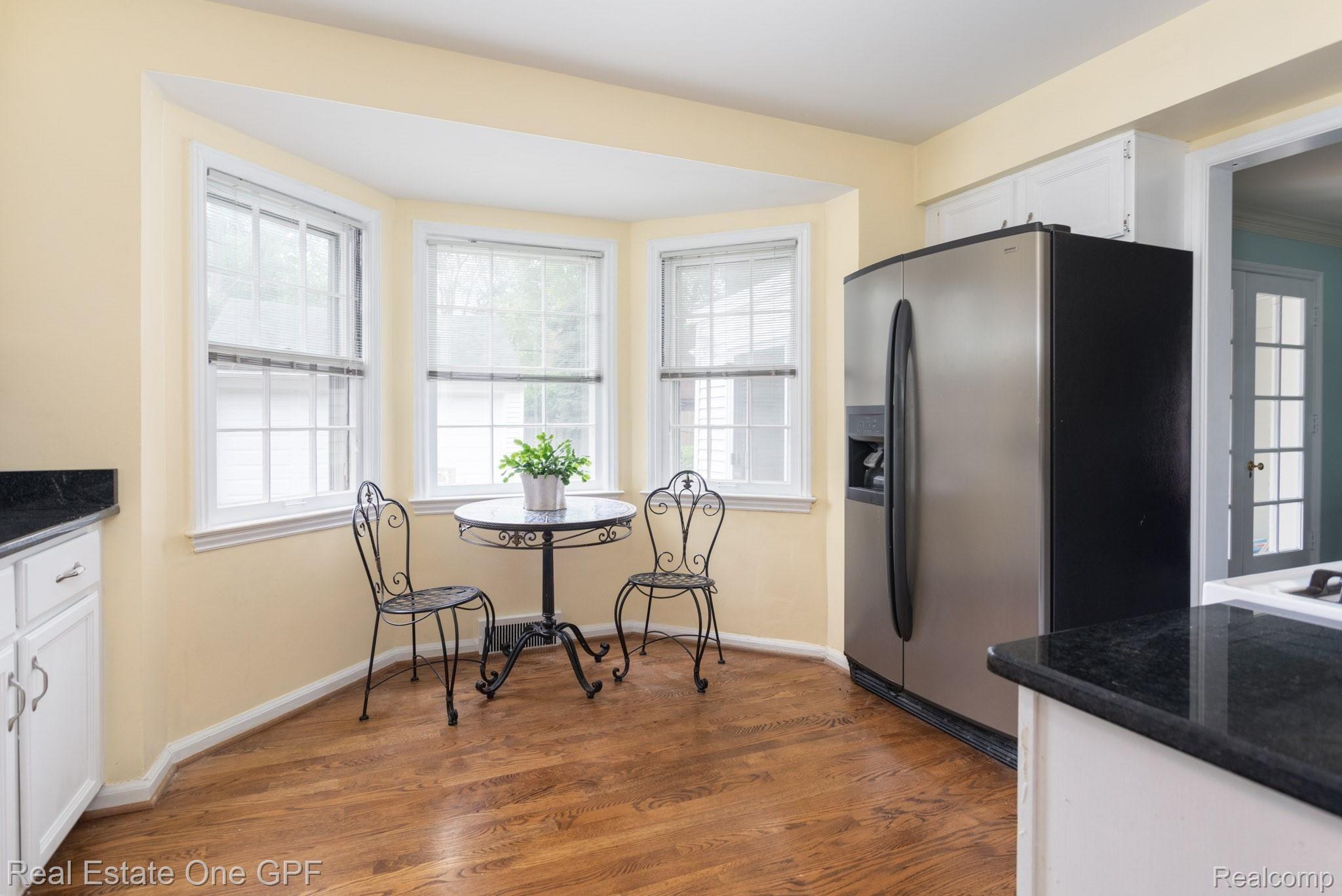 427 Moran Road Grosse Pointe, MI 48236 - Photo 5 of 29 12.jpg
