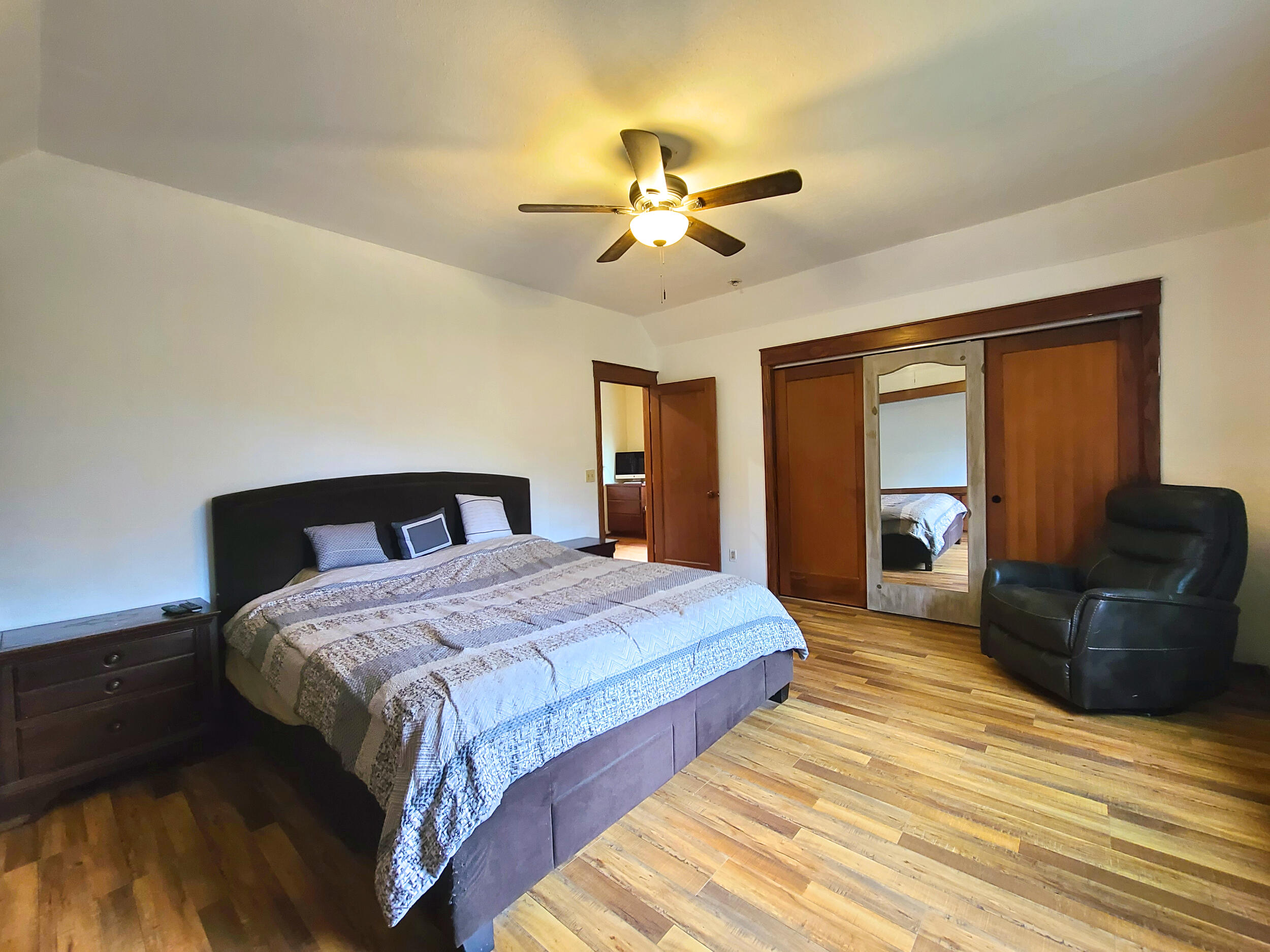 8026 Upper Applegate Road Jacksonville, OR 97530 - Photo 28 of 52 upper bedroom