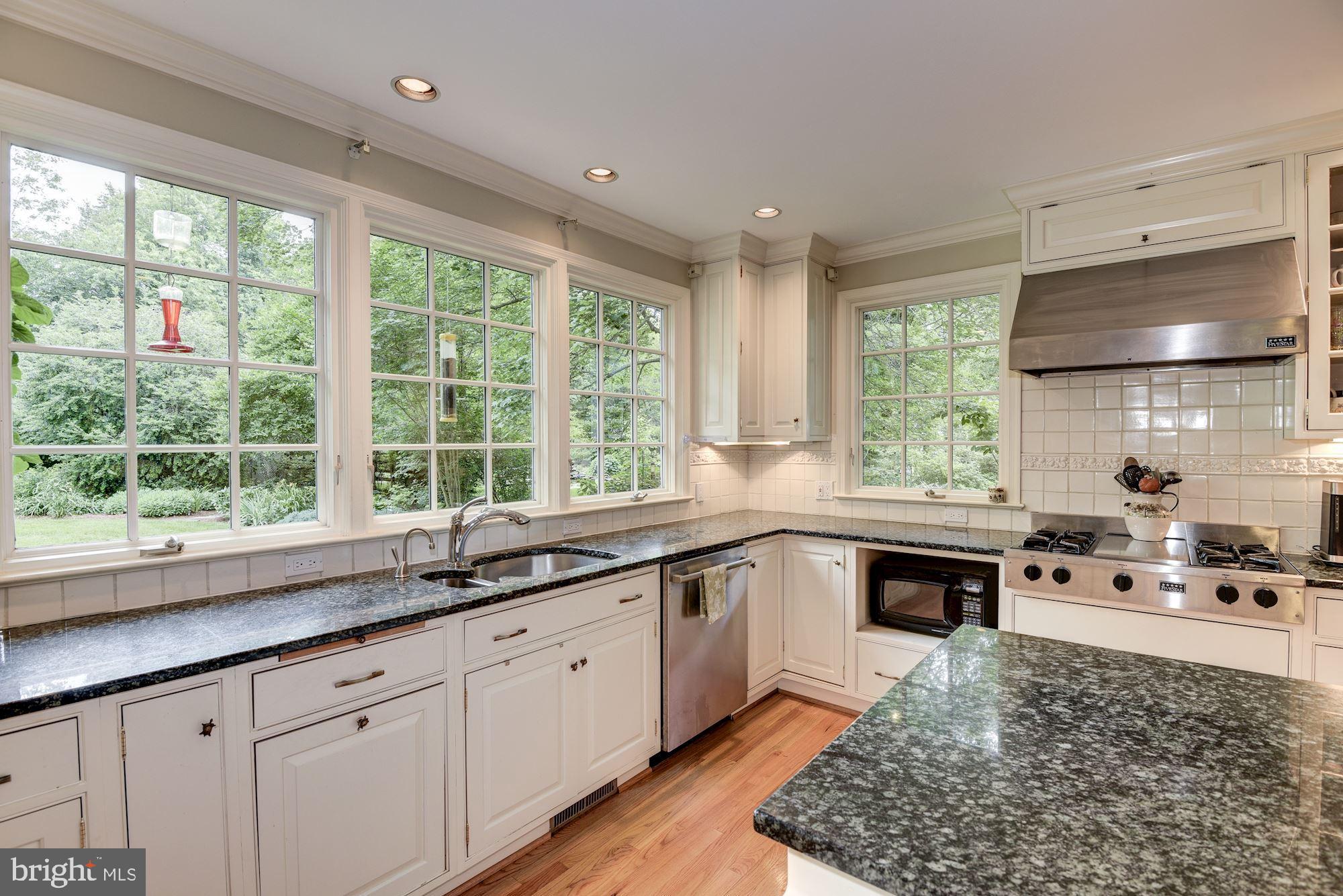 9304 Belmart Road Potomac, MD 20854 - Photo 11 of 41