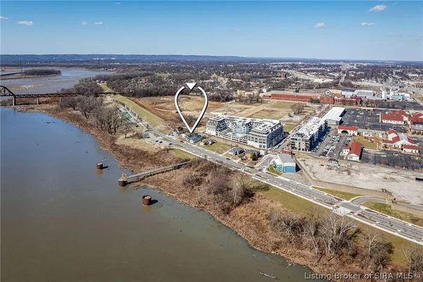 $495,000 | 427-429 East Riverside Drive, Clarksville, IN 47129