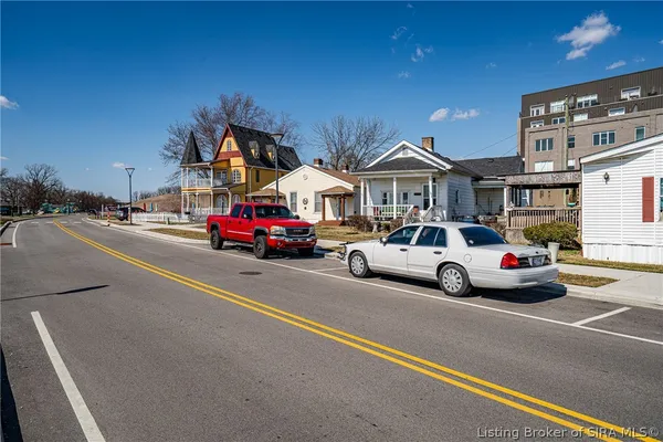 $495,000 | 427-429 East Riverside Drive, Clarksville, IN 47129